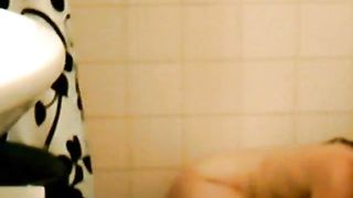Insatiable dark brown horny white wife rides my jock in bathtub - sexy homemade