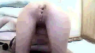 Pure amateur Arabian cam slut from Beirut trains her gaping butthole