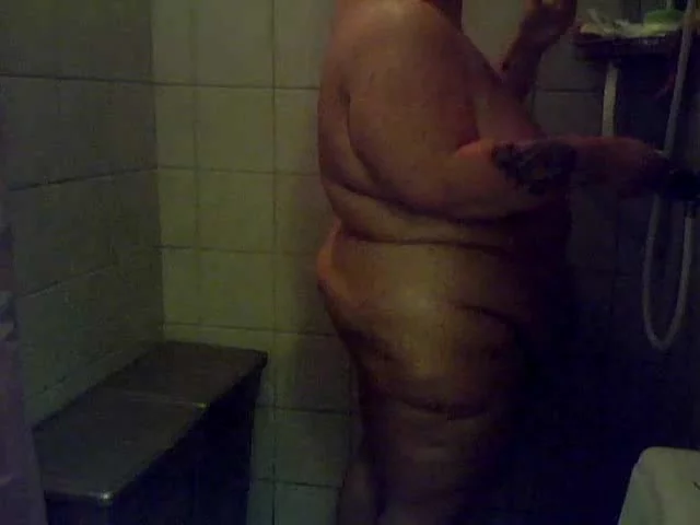 Shameless SSBBW White Wife Motherinlaw Takes Shower On Camera XX