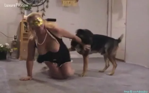 Fat Goldenhaired In Gold Mask Can Only Acquire Drilled By Her Dog