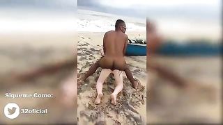 Amazing oral sex taped on the beach under the tent