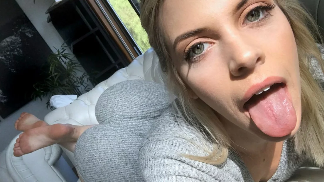 Beautiful And Young Blonde Girlfriend Has Made Her Man Cum On Her Face