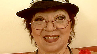 Mature Woman Enduring Intense Intercourse, Receiving Visible Climax On Face