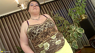 Lusty Bbw Mature Fucks Her Plump Pussy With Vibrator Till Cumming