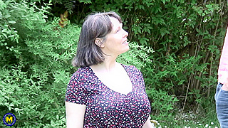 Outdoor pounding with experienced lady Tigger taking care of his cock