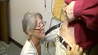 Horny Wife Leilani Gives Hubby a Lightning Fast Orgasm