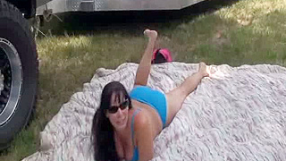 Voluptuous Amateur Gets Pounded Doggystyle on a Picnic Blanket Outdoors