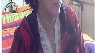 Mature Hot Chinese Babe Shows Off Her Massive Tits in HD Solo Scene