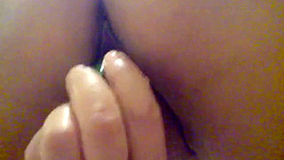Amateur Thai Babe Fucks Herself with a Zucchini in Pattaya