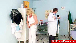 Lustful Gynecologist Toys Mature Blonde's Flabby Cunt in HD