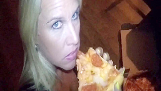 Slutty Housewife Gets a Mouthful of Cum from the Pizza Delivery Stud