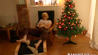 Watching Mature Mom Fingering Under A Xmas Tree Made My Day Naughty And Nice