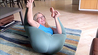 My 18-Year-Old Step-Sis Stretch Her Tight Pussy in Yoga Pants