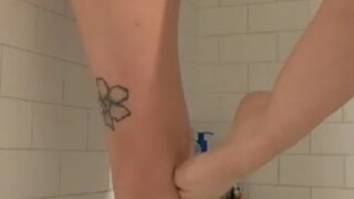 Teen takes a pee on her foot, nice body