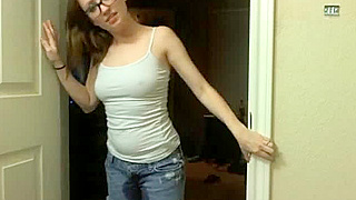 Slutty Amateur Squirts And Soaks Her Jeans In Public