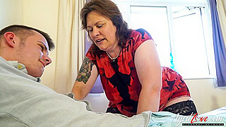 Sizzling Granny's Naughty Game: Her Wrinkled Ass Tempts, Licks, Seduces