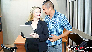 Hot Granny Fucks Hard, Wrinkled Pussy Gaping, Juicy Cum Dripping Everywhere