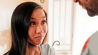 Tired Stud Gets Hot Teen Blowjob After Doing Dishes For Kimmy