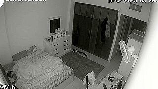 Hacked Cam Reveals Dubai Girl Fucked Hard By Older Man On Hidden Ipcam