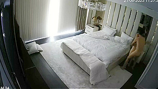 I Saw Her Knuckles Deep in Her Cunt Like She Was Milking Herself