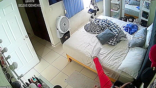 Sexy Lady Caught on Hidden Cam Gets Wet and Horny