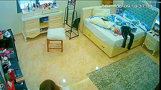 Hidden Cam Catches Naughty Babysitter Shaving Her Pussy