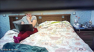 Hidden Masturbation with a Seductive MILF