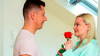 Busty Blonde Babe Gets Wet And Wild, Then Takes A Hot Load