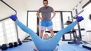 Divorced MILT Gets Revenge by Sucking Her Hung Trainer’s Throbbing Cock After Workout
